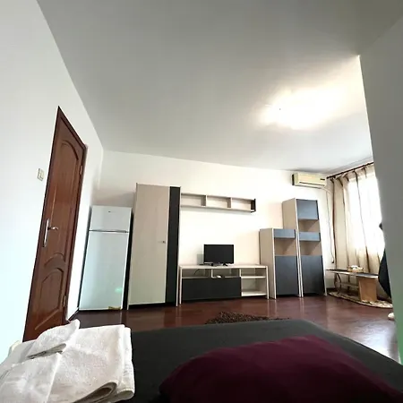 Appartement Garsoniera Moderna Pentru Sejururi Scurte Ramnicu Sarat -dristor *